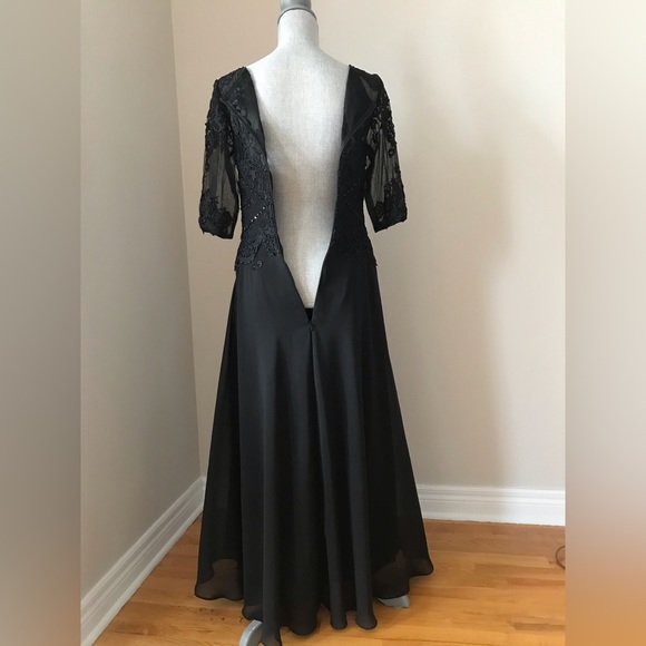 Novia Dress - Picture 5 of 7